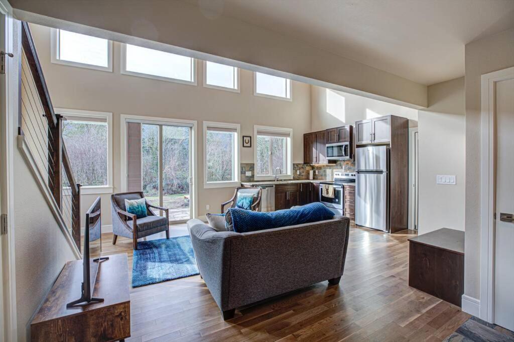 Newly Built Modern Chalet Duplex - 2 Mount Hood Village Zewnętrze zdjęcie
